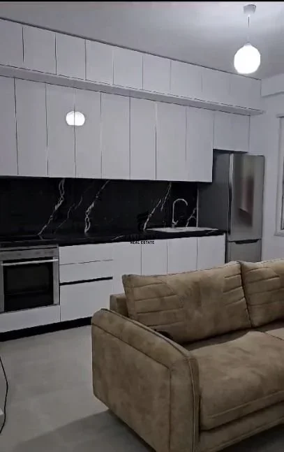 Tirane, jepet me qera apartament 2+1 Kati 4, 105 m² 600 € (SELITE)