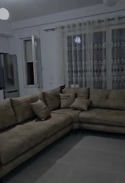 Tirane, jepet me qera apartament 2+1 Kati 4, 105 m² 600 € (SELITE)
