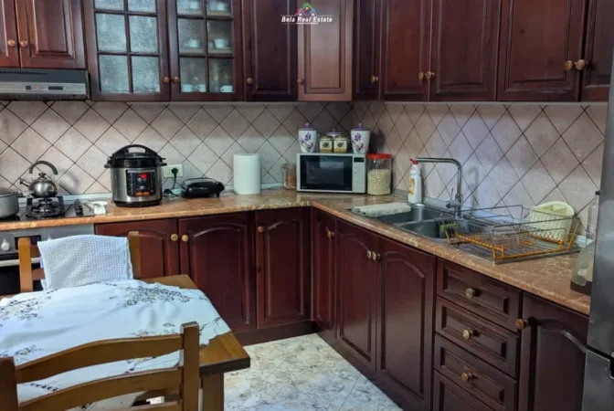 Tirane, shes Vile 3 Katshe , 260 m² 520.000 € (don bosko)