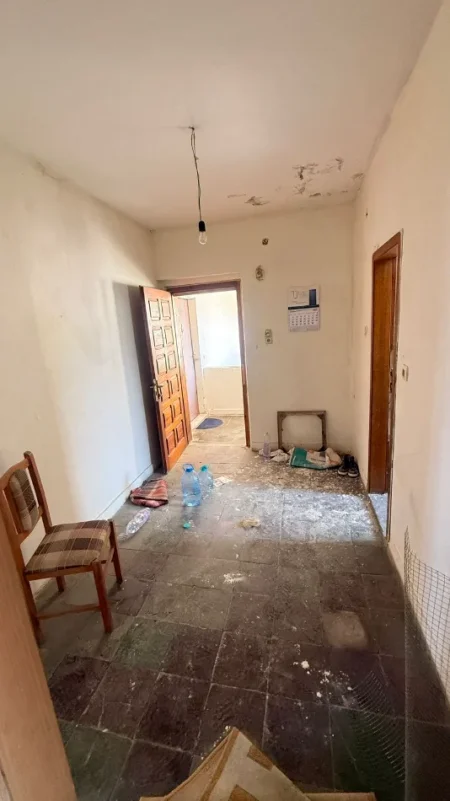 Vlore, shitet apartament 1+1 Kati 4, 70 m² 42.000 € (Rruga Enver Jaho, Vlore)