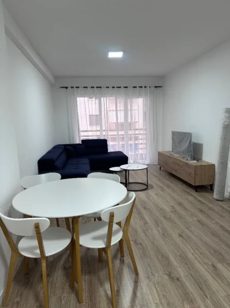 Tirane, jepet me qera apartament 1+1 Kati 1, 70 m² 600 € (Rruga Dritan Hoxha)