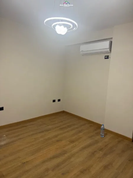 Tirane, jepet me qera apartament 1+1+Ballkon Kati 2, 60 m² 520 € (ali demi)