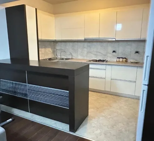 Tirane, jepet me qera apartament 2+1 Kati 7, 102 m² 850 € (Rruga e Elbasanit)
