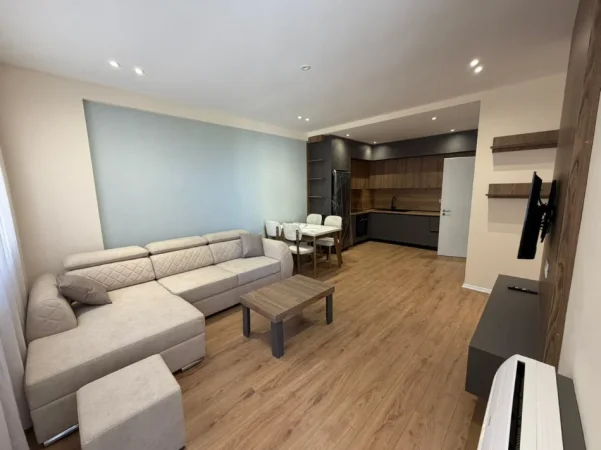 Tirane, jepet me qera apartament 1+1 Kati 5, 