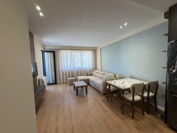 Tirane, jepet me qera apartament 1+1 Kati 5, 