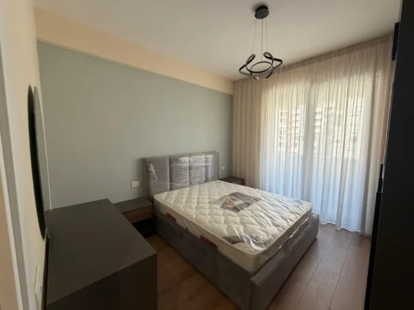 Tirane, jepet me qera apartament 1+1 Kati 5, 