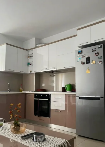 Tirane, jepet me qera apartament 1+1 Kati 7, 65 m² 600 € (21 DHJETORI)