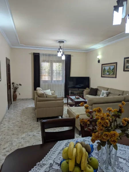 Tirane,  apartament 5+1+Ballkon Kati 3, 260 m² 520.000 € (Rruga Albanopoli)