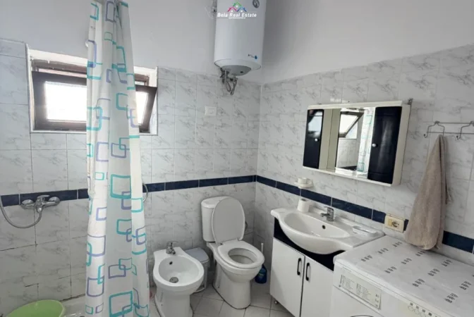 Tirane, jepet me qera apartament 1+1 Kati 2, 60 m² 470 € (Rruga e Barrikadave)