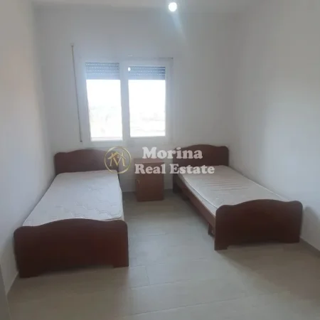 Tirane, jepet me qera apartament 2+1 Kati 1, 95 m² 550 € (Shkoze)