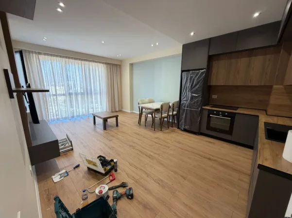 Tirane, jepet me qera 1+1 Kati 5, 