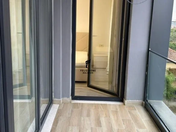 Tirane, jepet me qera apartament 2+1 Kati 3, 100 m² 700 € (RRUGA 5 MAJI)