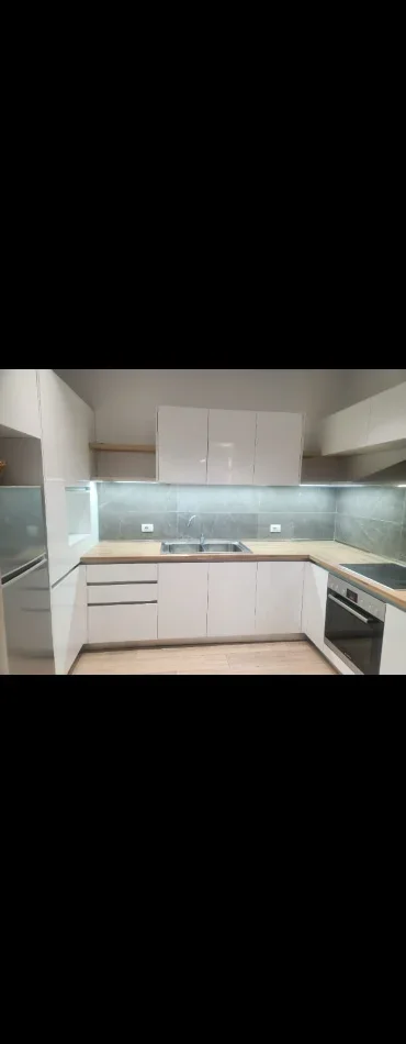 Tirane, jepet me qera apartament 1+1 Kati 2, 65 m² 650 € (MYSLYM SHYRI)