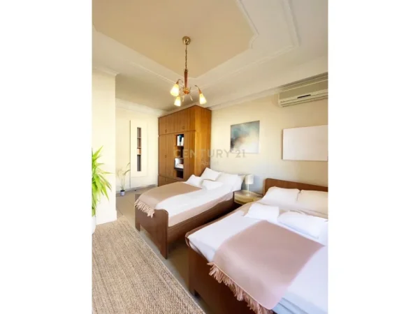 Tirane, jepet me qera apartament 2+1 Kati 6, 116 m² 1.200 € (ish blloku)