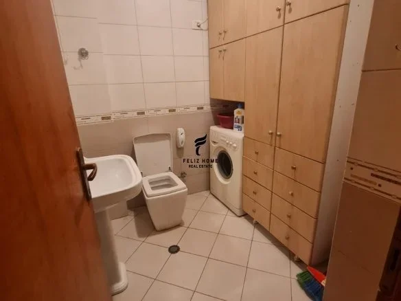 Tirane, jepet me qera apartament 2+1 Kati 5, 120 m² 750 € (RRUGA NDRE JEDA)