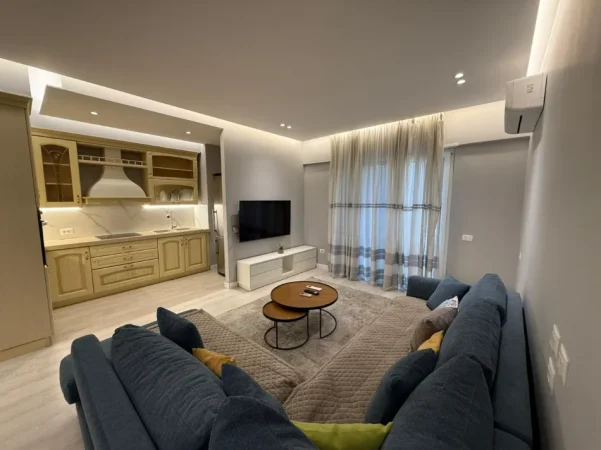 Tirane, jepet me qera apartament 1+1 Kati 1, 800 € 