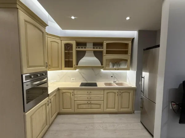 Tirane, jepet me qera apartament 1+1 Kati 1, 800 € 