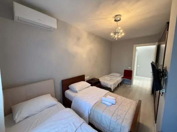 Tirane, jepet me qera apartament 1+1 Kati 1, 800 € 