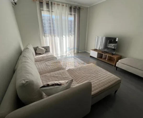 Tirane, jepet me qera apartament 1+1 Kati 1, 75 m² 500 € (Rruga 5 Majit)