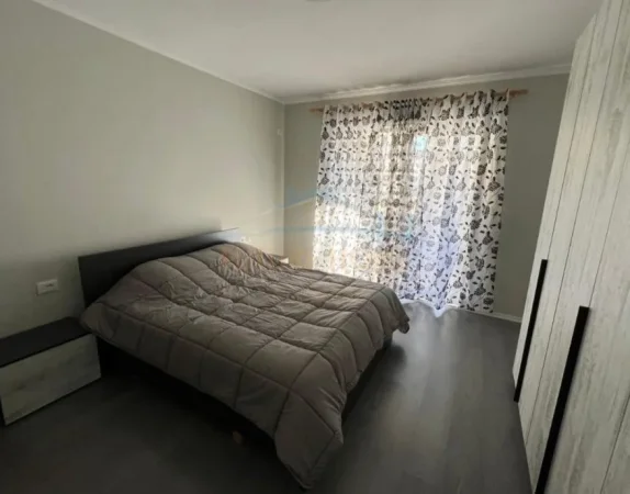 Tirane, jepet me qera apartament 1+1 Kati 1, 75 m² 500 € (Rruga 5 Majit)