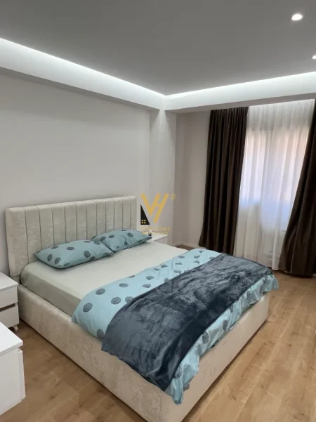 Tirane, jepet me qera apartament 1+1+Ballkon Kati 4, 65 m² 570 € (INSTITUT)