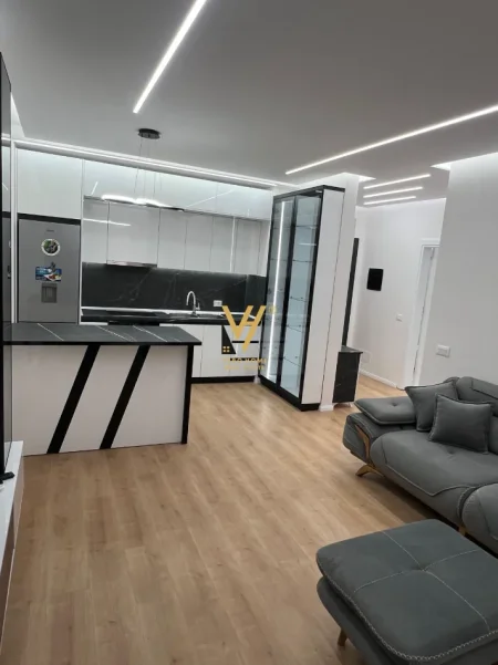 Tirane, jepet me qera apartament 1+1+Ballkon Kati 4, 65 m² 570 € (INSTITUT)