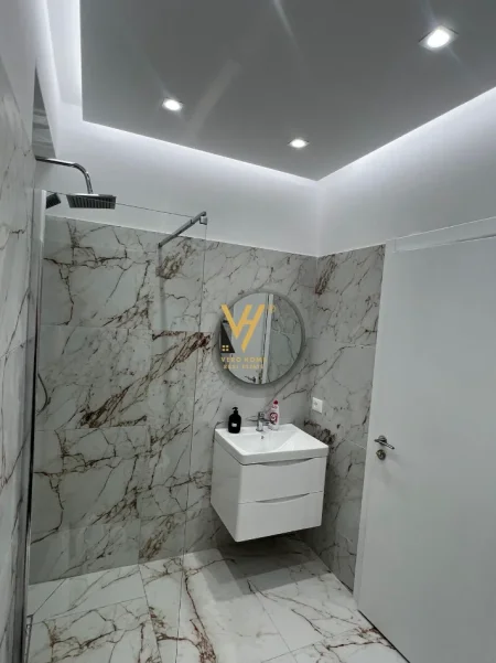 Tirane, jepet me qera apartament 1+1+Ballkon Kati 4, 65 m² 570 € (INSTITUT)