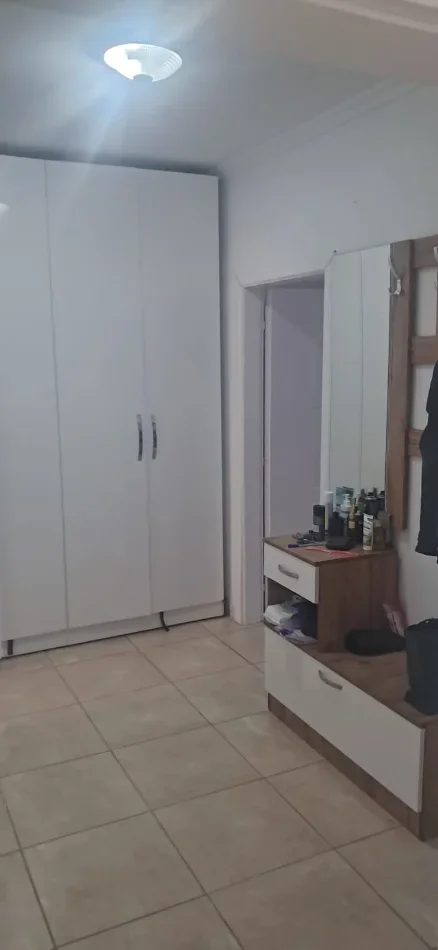 Tirane, jepet me qera apartament 1+1 Kati 3, 70 m² 500 € (Ish Profarma ne Xhmallik)