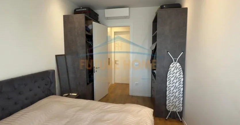 Tirane, jepet me qera apartament 1+1 Kati 8, 75 m² 800 € (Kompleksi Delijorgji)