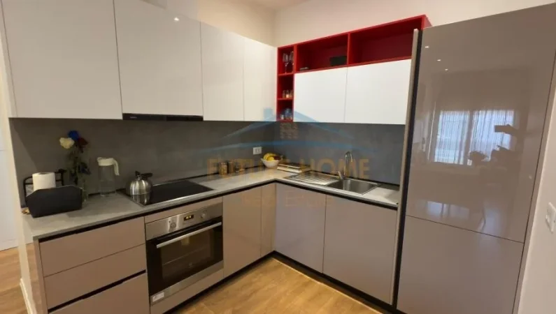 Tirane, jepet me qera apartament 1+1 Kati 8, 75 m² 800 € (Kompleksi Delijorgji)