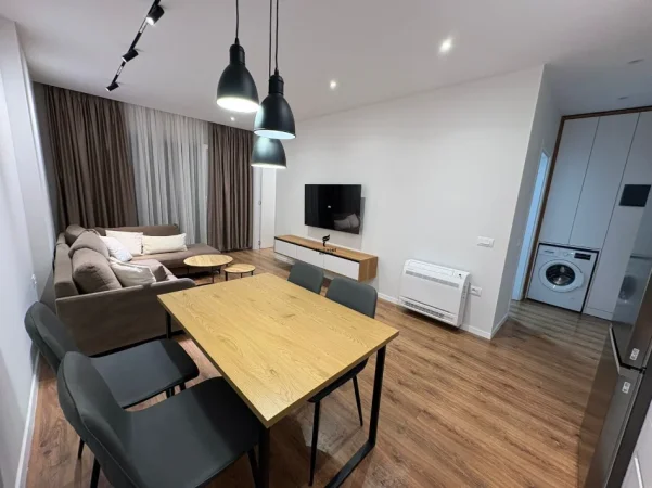Tirane, jepet me qera apartament 1+1 Kati 2, 62 m² 600 € (LAPRAKE)