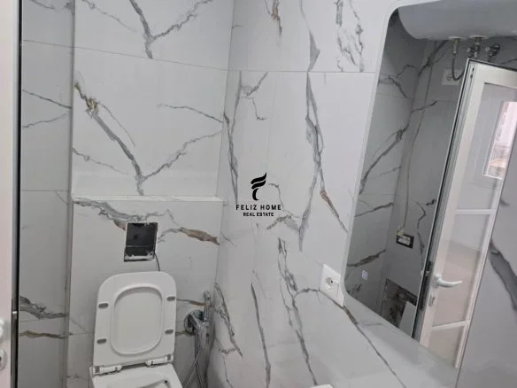 Tirane, shitet apartament 1+1 Kati 4, 40 m² 122.000 € (PAZARI I RI)