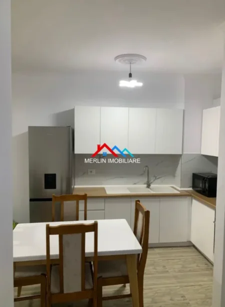 Tirane, jepet me qera apartament 1+1+Ballkon Kati 5, 72 m² 570 € (RRUGA SABAUDIN GABRANI,SPITALI AMERICAN 3)