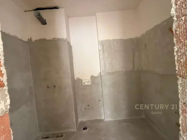Tirane, shitet apartament 2+1 Kati 4, 118 m² 250.000 € (liqeni i thate)