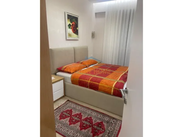 Tirane, jepet me qera apartament 1+1+Ballkon Kati 3, 61 m² 730 € (21 dhjetori)