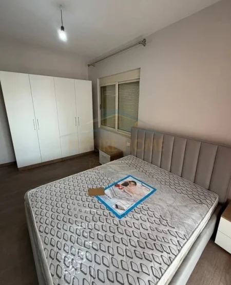 Tirane, jepet me qera apartament 2+1 Kati 7, 97 m² 550 € (astir)