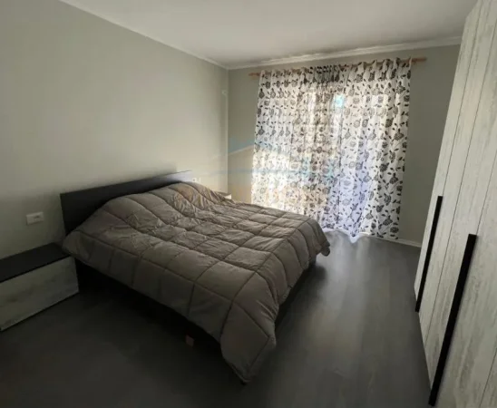 Tirane, jepet me qera apartament 1+1+Ballkon Kati 1, 75 m² 500 € (5 Maj)