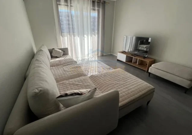 Tirane, jepet me qera apartament 1+1+Ballkon Kati 1, 75 m² 500 € (5 Maj)