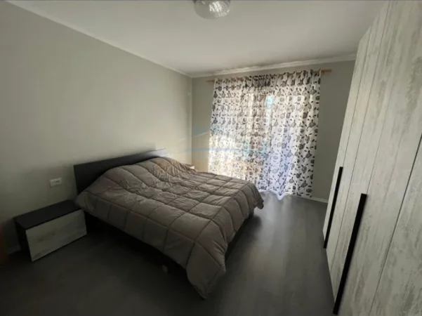 Tirane, jepet me qera apartament 1+1+Ballkon Kati 1, 75 m² 500 € (5 MAJI)