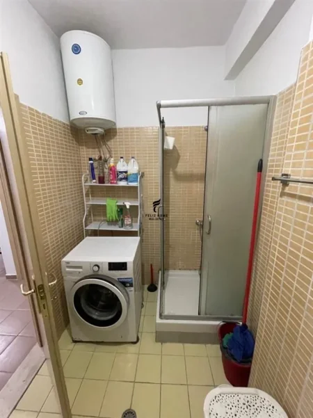 Tirane, jepet me qera apartament 1+1 Kati 7, 65 m² 420 € (ASTIR)