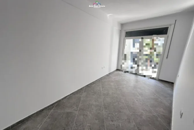Tirane, jepet me qera zyre Kati 2, 75 m² 520 € (Rruga 5 Maj)