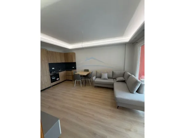 Tirane, jepet me qera apartament 2+1+Ballkon Kati 2, 68 m² 450 € (Astir, Tirane)