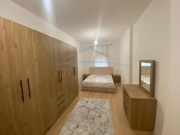 Tirane, jepet me qera apartament 2+1+Ballkon Kati 3, 105 m² 650 € (5 maj)