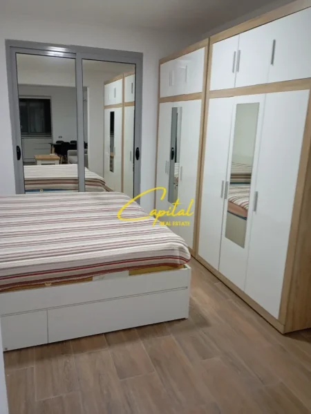 Tirane, jepet me qera apartament 1+1 Kati 1, 50 m² 350 € (MATERNITETI I RI)