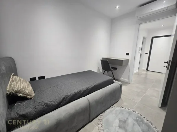Tirane, jepet me qera apartament 3+1 Kati 5, 120 m² 1.700 € (kodra e diellit)