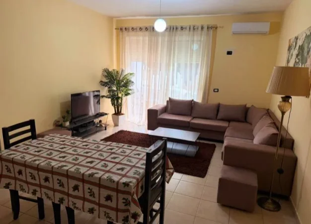 Tirane, jepet me qera apartament 2+1+Aneks+Ballkon Kati 5, 98 m² 570 € (Rruga Liqeni That Pranë Hotel Radison)