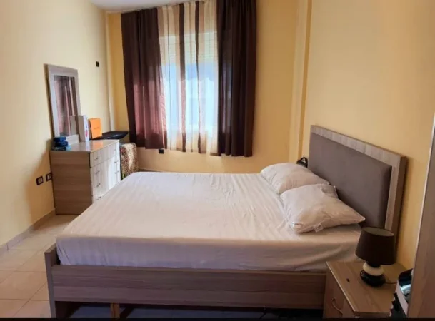 Tirane, jepet me qera apartament 2+1+Aneks+Ballkon Kati 5, 98 m² 570 € (Rruga Liqeni That Pranë Hotel Radison)