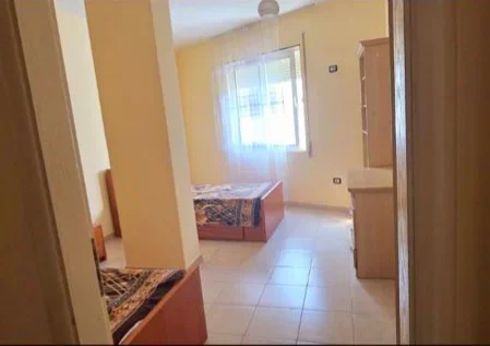 Tirane, jepet me qera apartament 2+1+Aneks+Ballkon Kati 5, 98 m² 570 € (Rruga Liqeni That Pranë Hotel Radison)