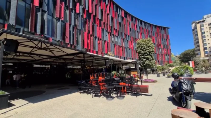 Tirane, shitet Kati 0, 94 m² 420.000 € (Air Albania)