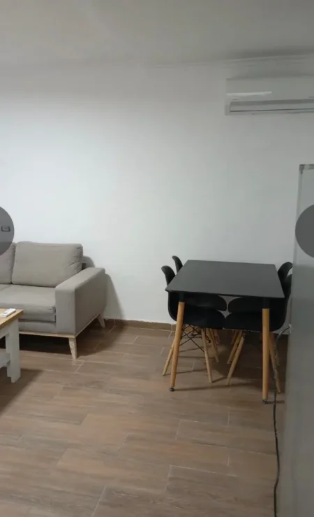 Tirane, jepet me qera apartament 1+1 Kati 4, 65 m² 350 € 